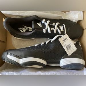 NEW ADIDAS SM LOW MOTIONS